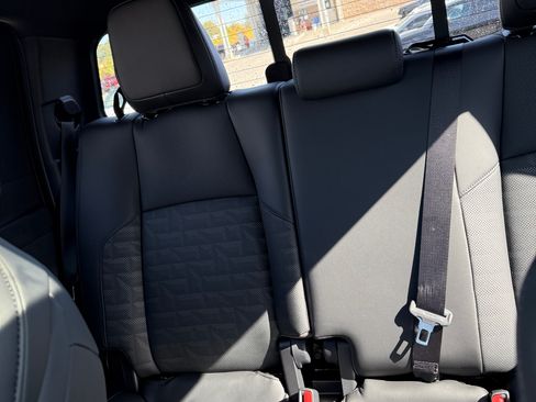 Used 2024 Toyota Tacoma TRD Off-Road image 21