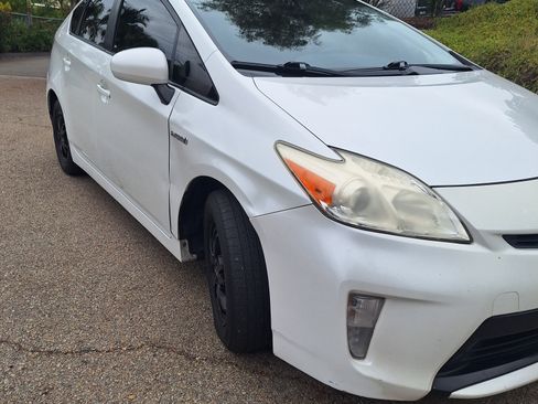 Used 2015 Toyota Prius Two image 6