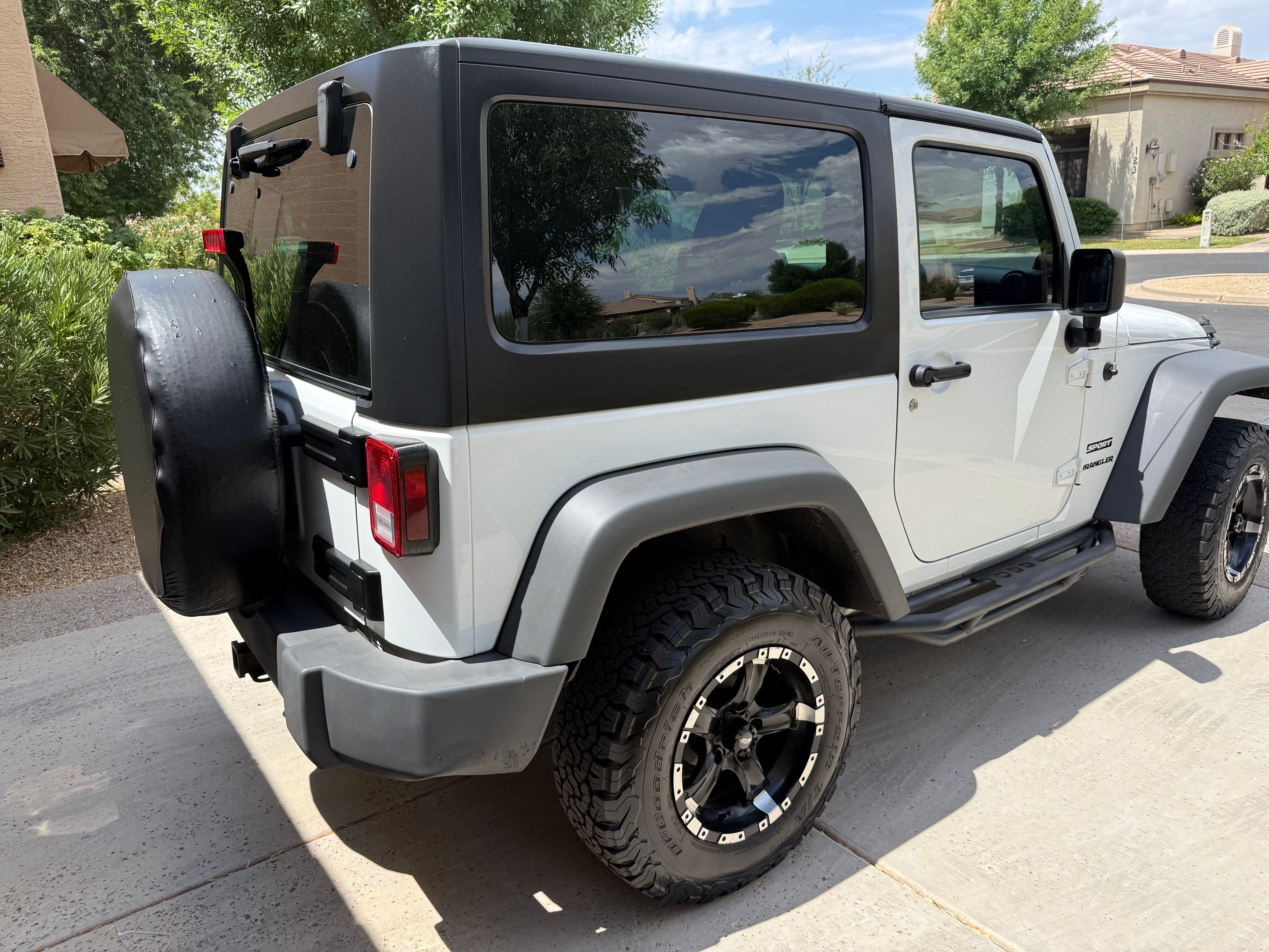 Used 2012 Jeep Wrangler Sport w/ Connectivity Group AWD/4WD image 4