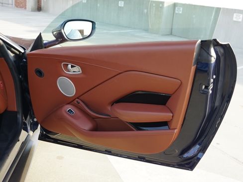 Used 2020 Aston Martin V8 Vantage Coupe image 13