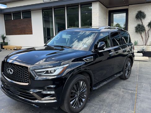 Used 2021 INFINITI QX80 Premium Select w/ Cargo Package image 2