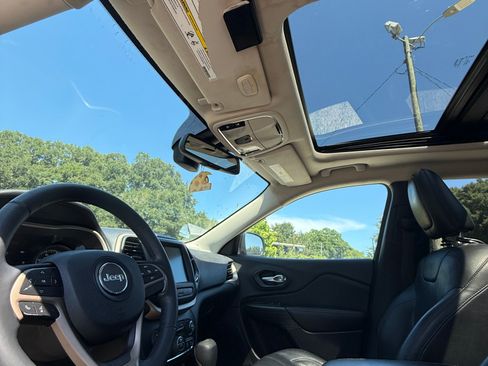 Used 2015 Jeep Cherokee Limited FWD image 9