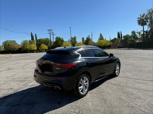 Used 2018 INFINITI QX30 w/ Navigation Package image 5