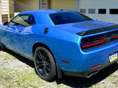 Used 2018 Dodge Challenger R/T w/ Blacktop Package RWD image 5