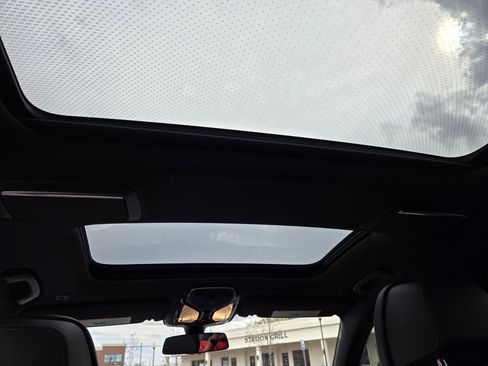 Used 2019 BMW 750i w/ Executive Package image 23