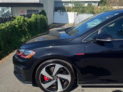 Used 2020 Volkswagen GTI SE FWD image 9