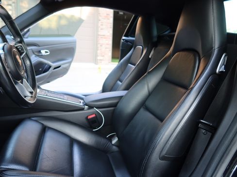 Used 2018 Porsche 718 Cayman image 6