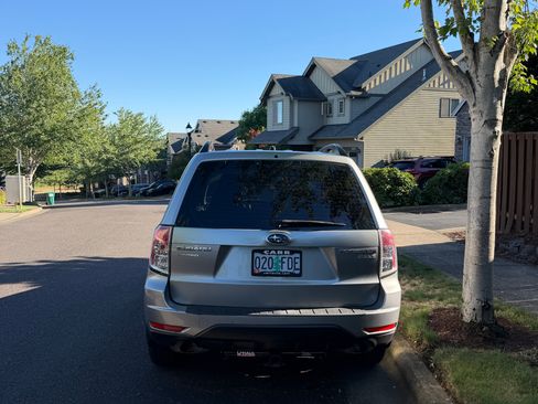 Used 2011 Subaru Forester 2.5X AWD/4WD image 4