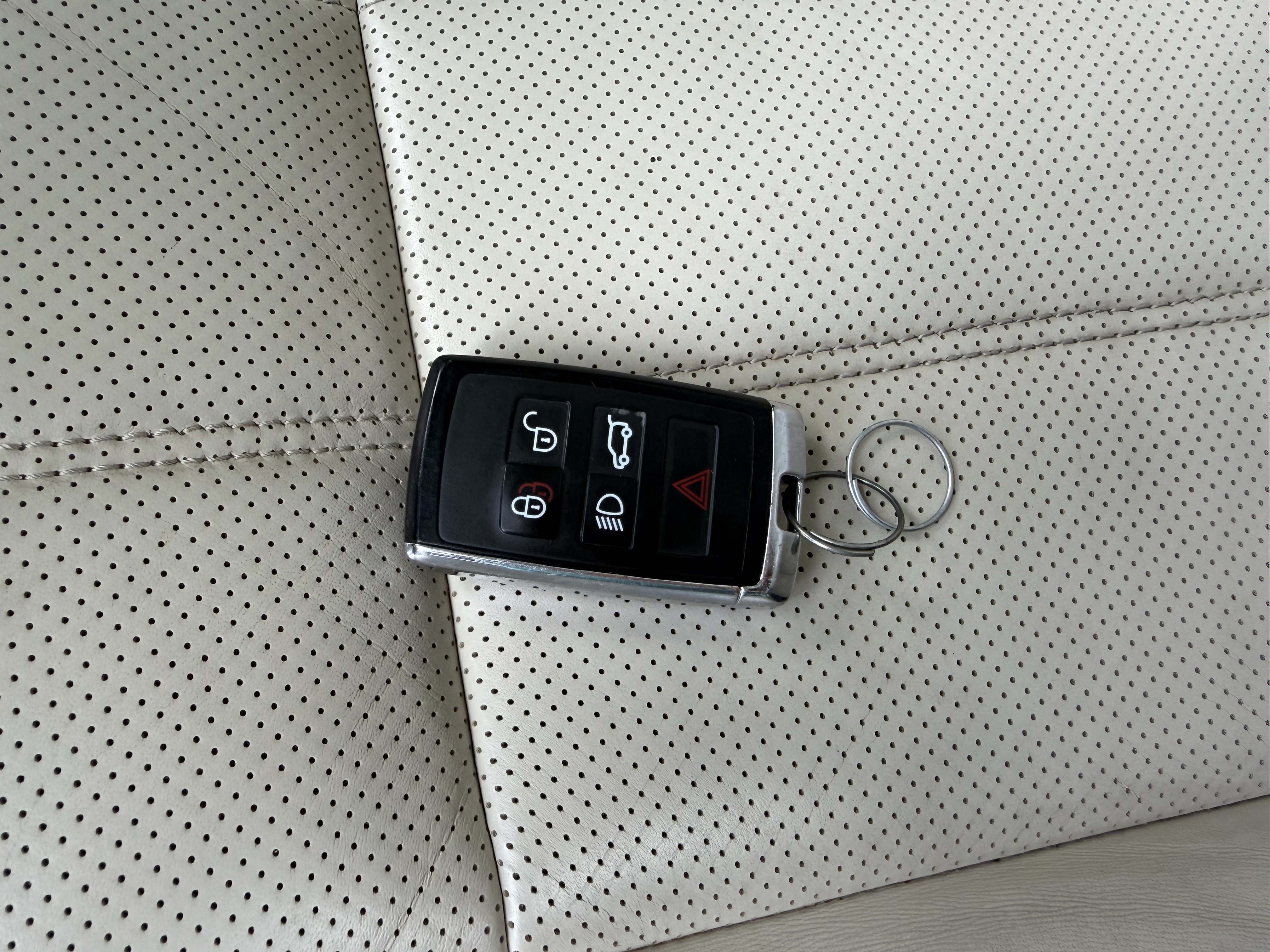 Used 2019 Land Rover Range Rover Sport HSE AWD/4WD image 17