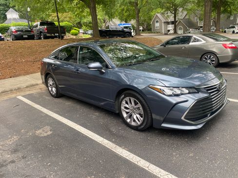 Used 2022 Toyota Avalon XLE FWD image 8