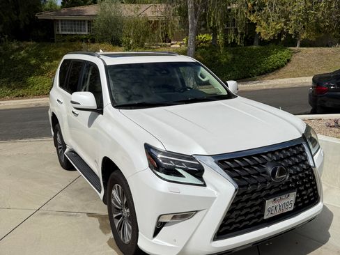 Used 2023 Lexus GX 460 Luxury w/ Off Road Package AWD/4WD image 4