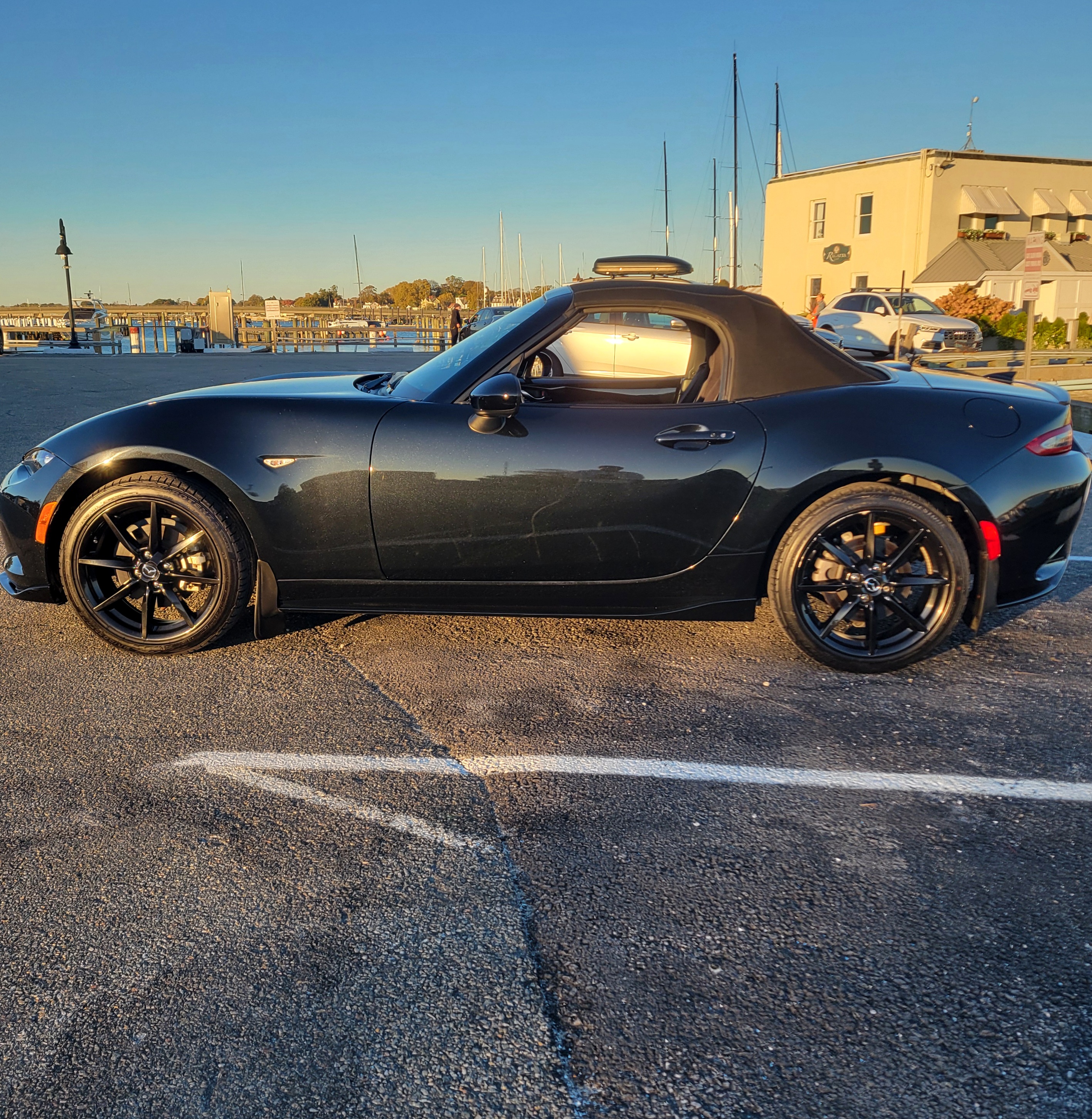 Used 2021 MAZDA MX-5 Miata Club RWD image 9