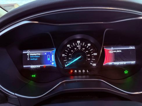 Used 2017 Ford Fusion Energi SE image 10