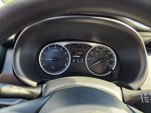 Used 2022 Nissan Kicks S image 30