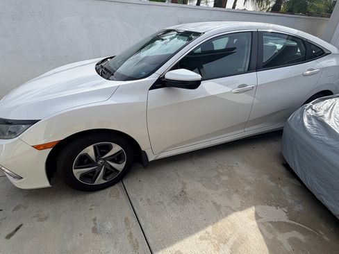 Used 2019 Honda Civic LX image 4