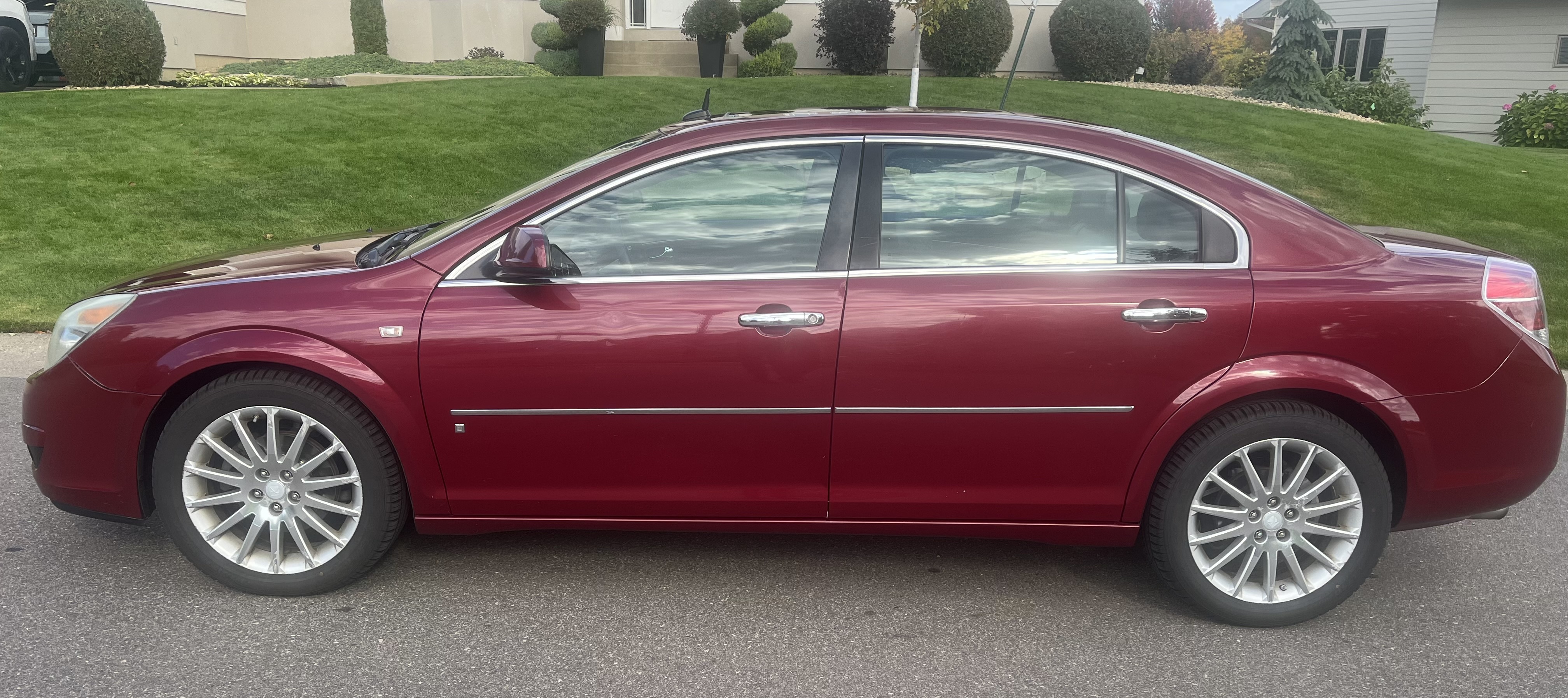 Used 2007 Saturn Aura XR w/ Premium Trim Pkg FWD image 1