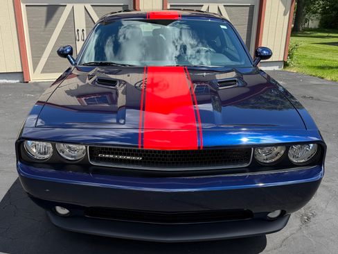 Used 2013 Dodge Challenger SXT RWD image 12