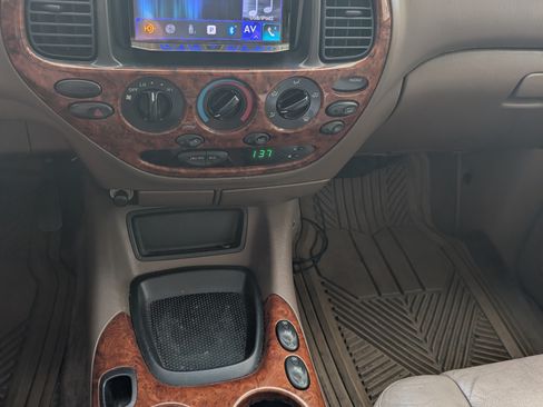 Used 2004 Toyota Tundra Limited image 17