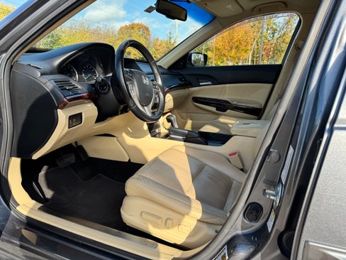 Used 2010 Honda Crosstour EX-L image 8