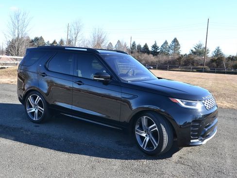 Used 2023 Land Rover Discovery Metropolitan Edition image 5