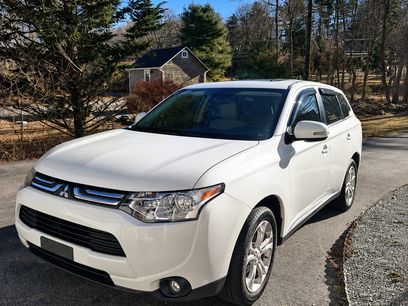 Used 2014 Mitsubishi Outlander SE