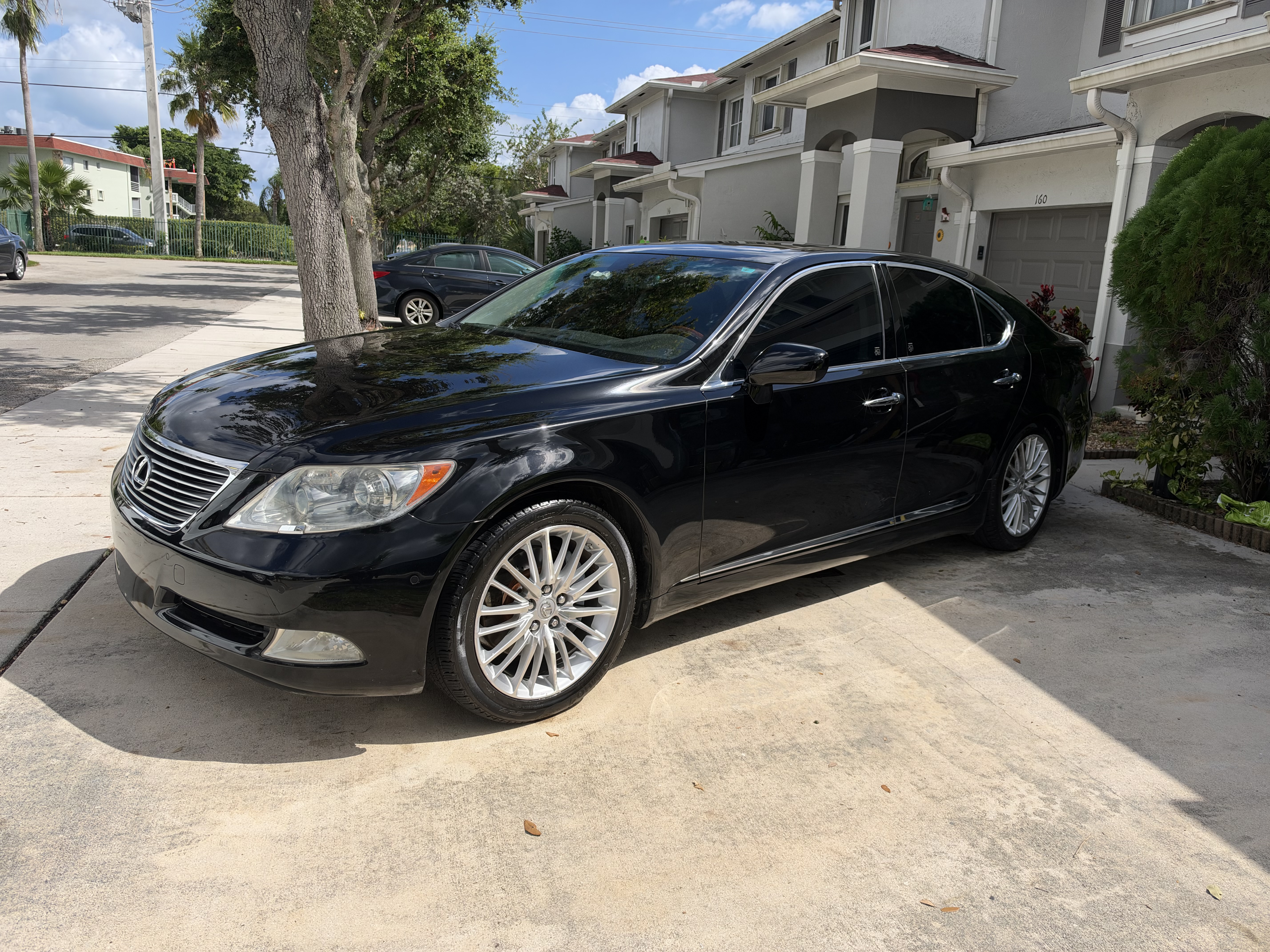 Used 2008 Lexus LS 460 RWD image 1