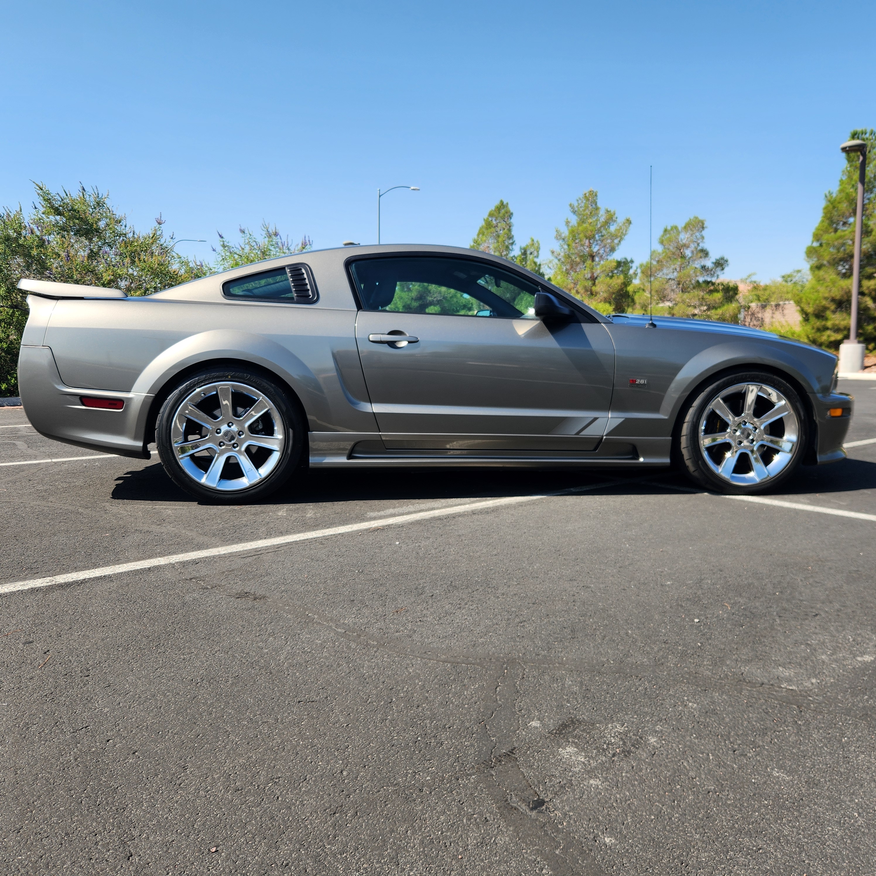 Used 2005 Ford Mustang GT Premium RWD image 24