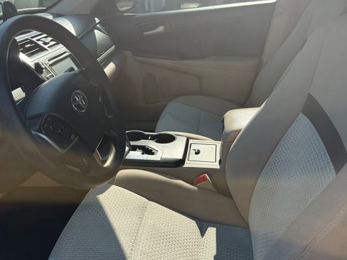 Used 2013 Toyota Camry LE image 9