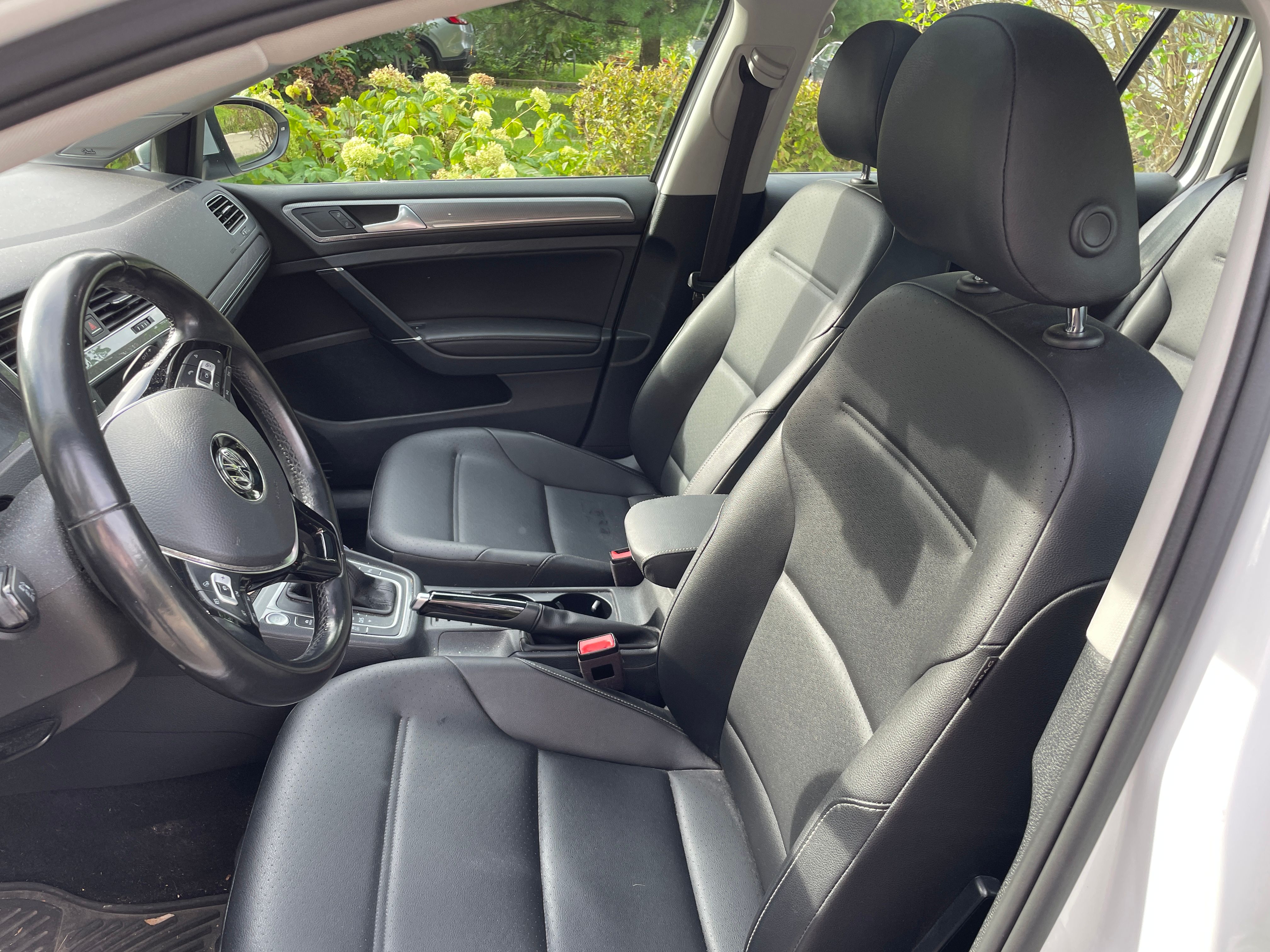 Used 2017 Volkswagen Golf Alltrack SE AWD/4WD image 9