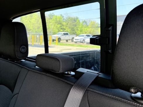 Used 2024 Chevrolet Colorado LT w/ LT Convenience Package II image 8