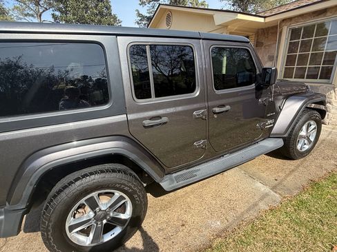 Used 2018 Jeep Wrangler Unlimited Sahara w/ LED Lighting Group image 13