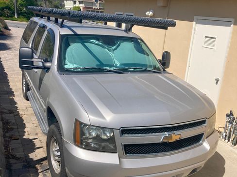 Used 2007 Chevrolet Suburban 2500 LT image 1