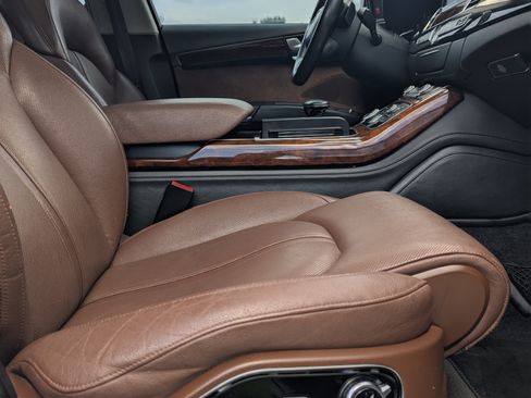 Used 2014 Audi A8 L TDI w/ Premium Package image 10