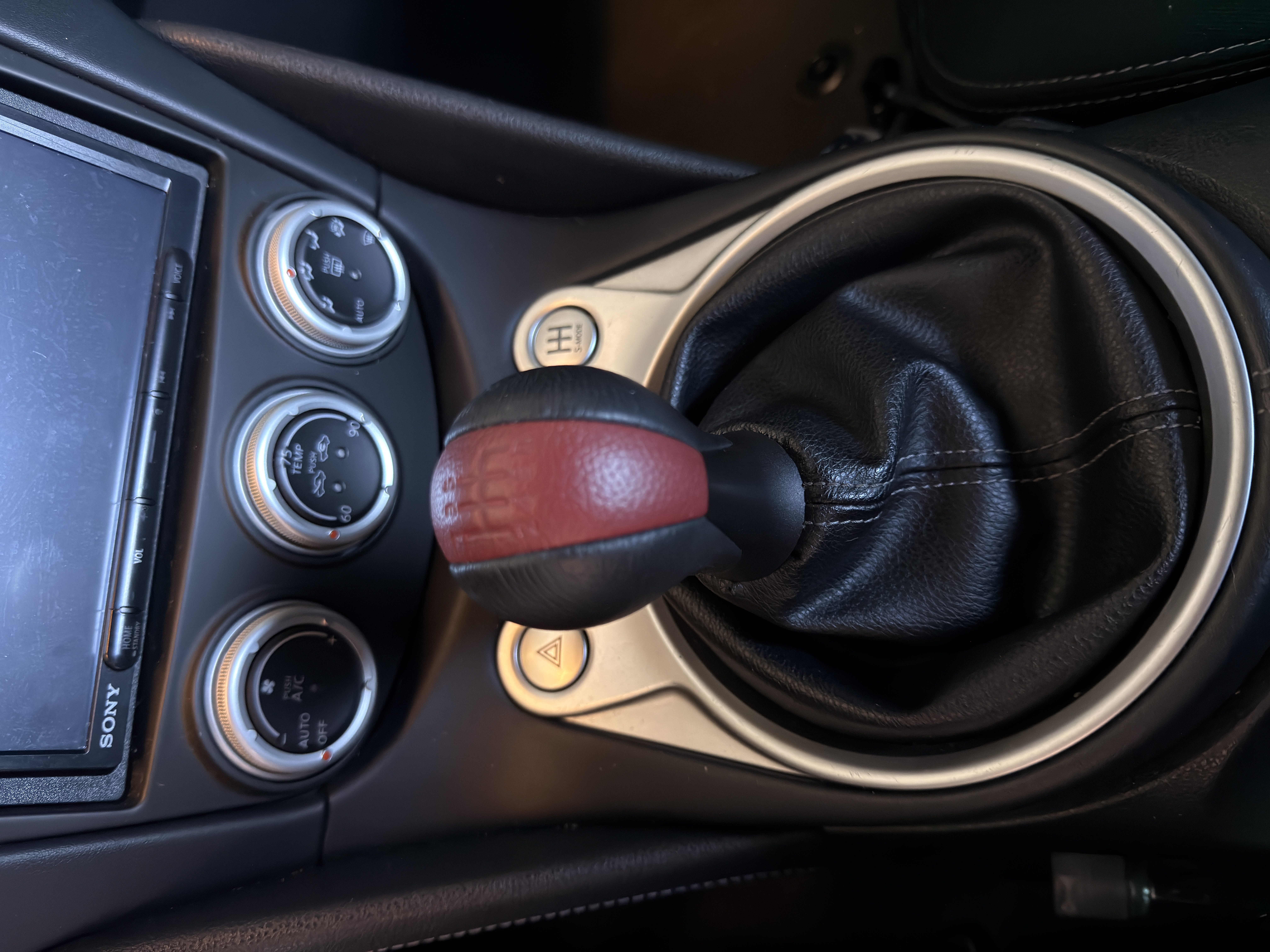 Used 2011 Nissan 370Z Coupe w/ Sport Pkg RWD image 11