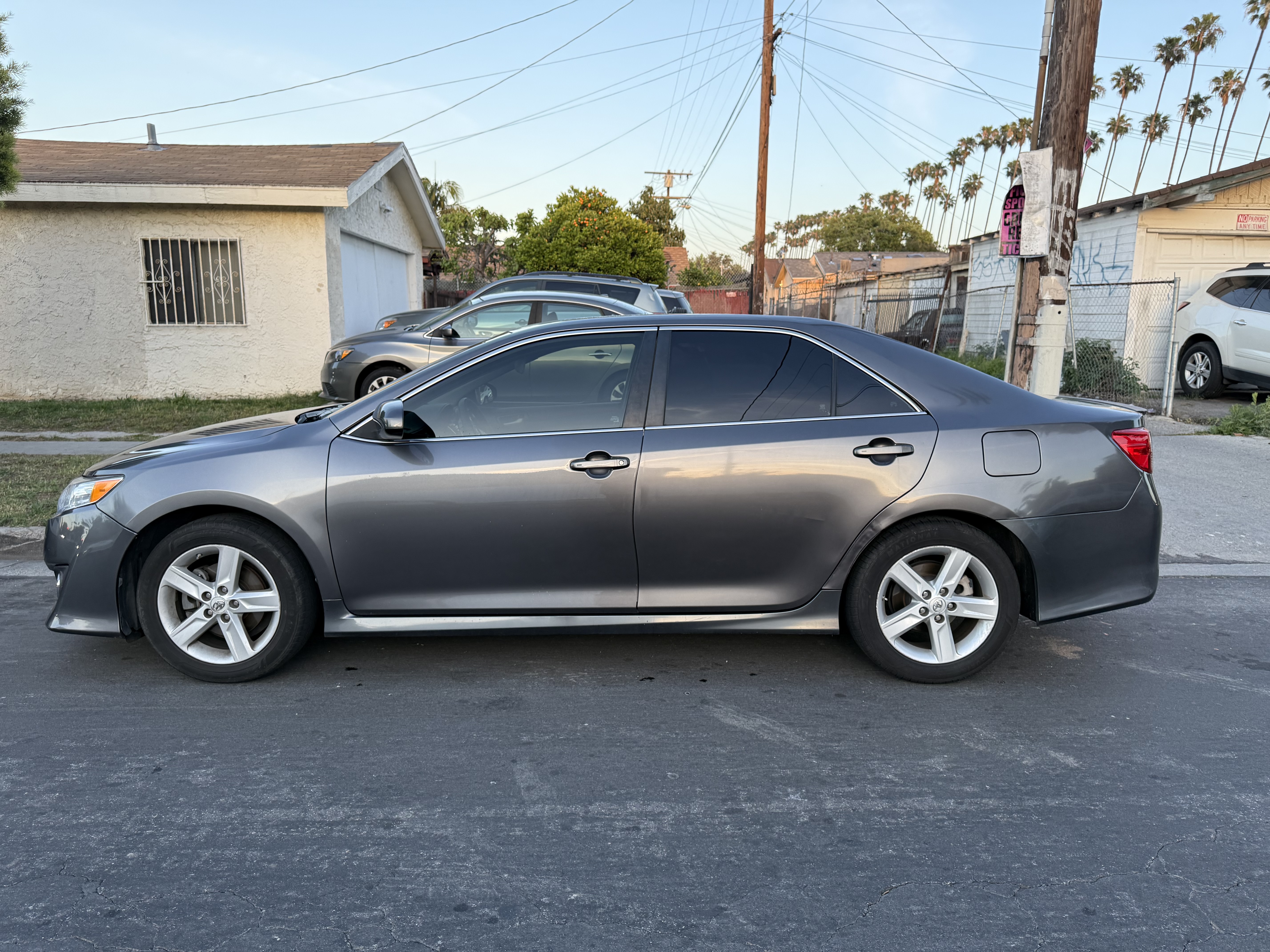Used 2013 Toyota Camry SE FWD image 5