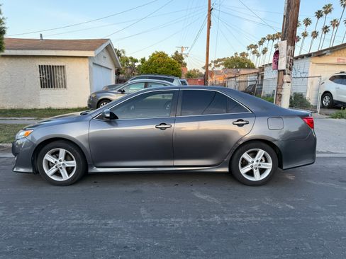 Used 2013 Toyota Camry SE image 5