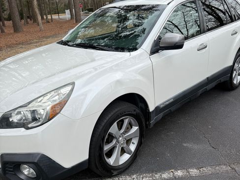 Used 2013 Subaru Outback 3.6R Limited w/ Special Appearance Pkg image 9