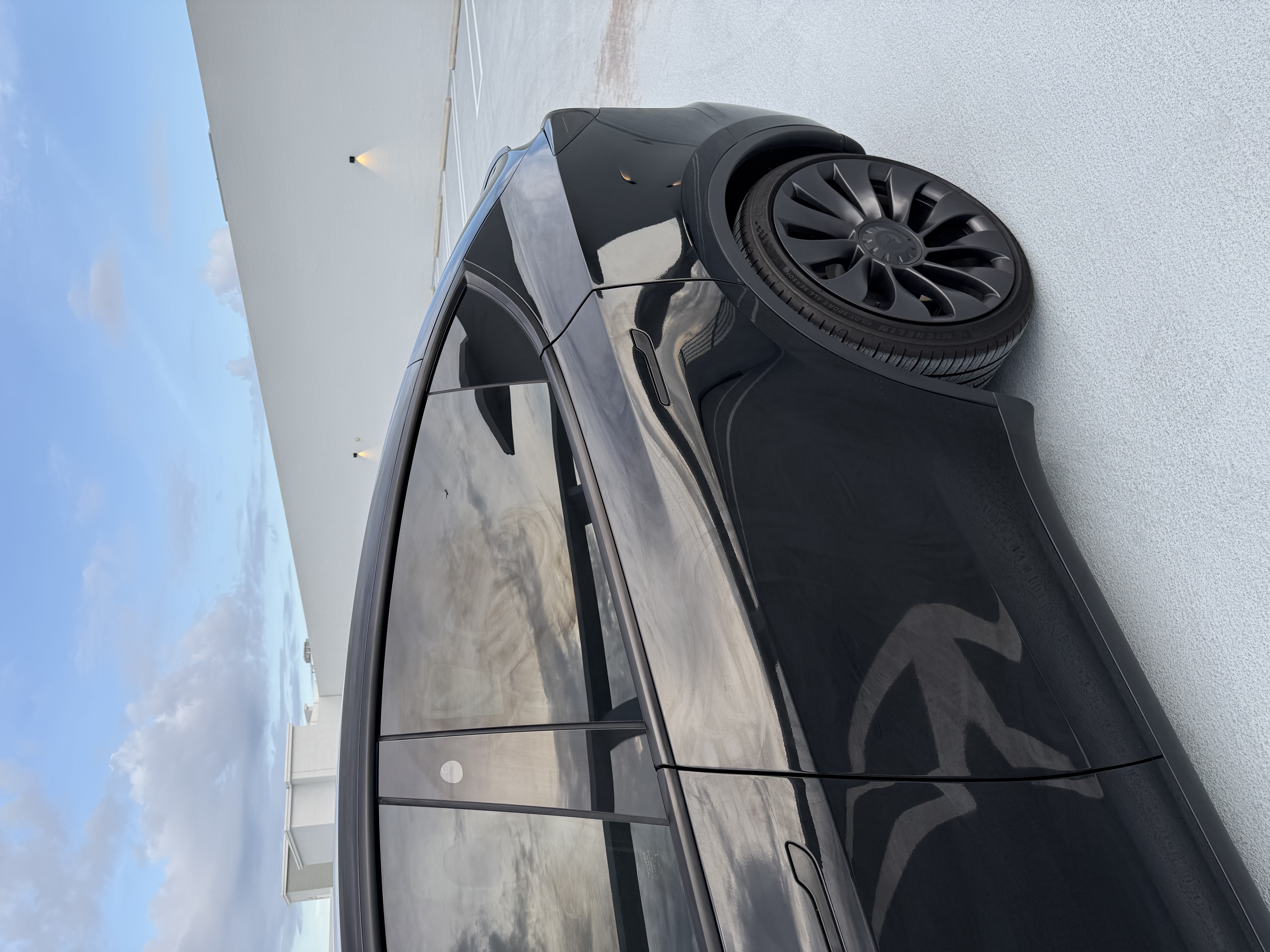 Used 2023 Tesla Model Y Performance AWD/4WD image 6
