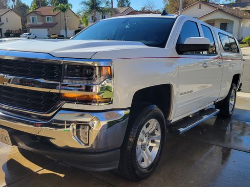 Used 2018 Chevrolet Silverado 1500 LT w/ All Star Edition image 13