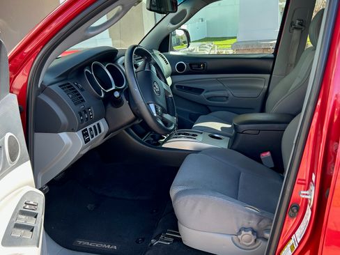 Used 2013 Toyota Tacoma PreRunner w/ TRD Off-Road Pkg image 16