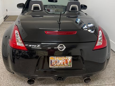 Used 2013 Nissan 370Z Touring w/ Sport Pkg image 4