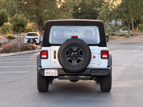 Used 2024 Jeep Wrangler Sport AWD/4WD image 9
