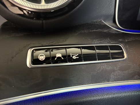 Used 2018 Mercedes-Benz E 400 4MATIC Coupe image 16