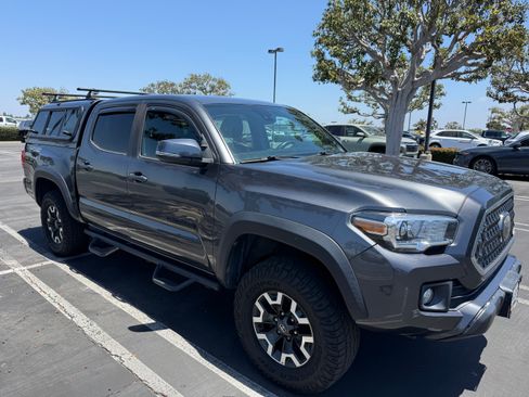 Used 2019 Toyota Tacoma TRD Off-Road AWD/4WD image 2