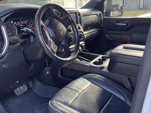 Used 2020 Chevrolet Silverado 2500 High Country w/ Z71 Off-Road Package image 8