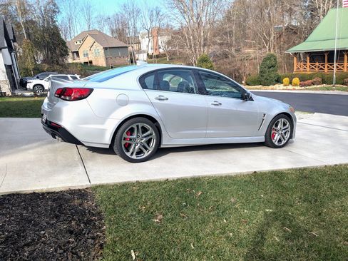 Used 2016 Chevrolet SS image 27