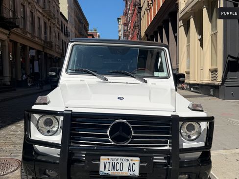 Used 2011 Mercedes-Benz G 550 image 2