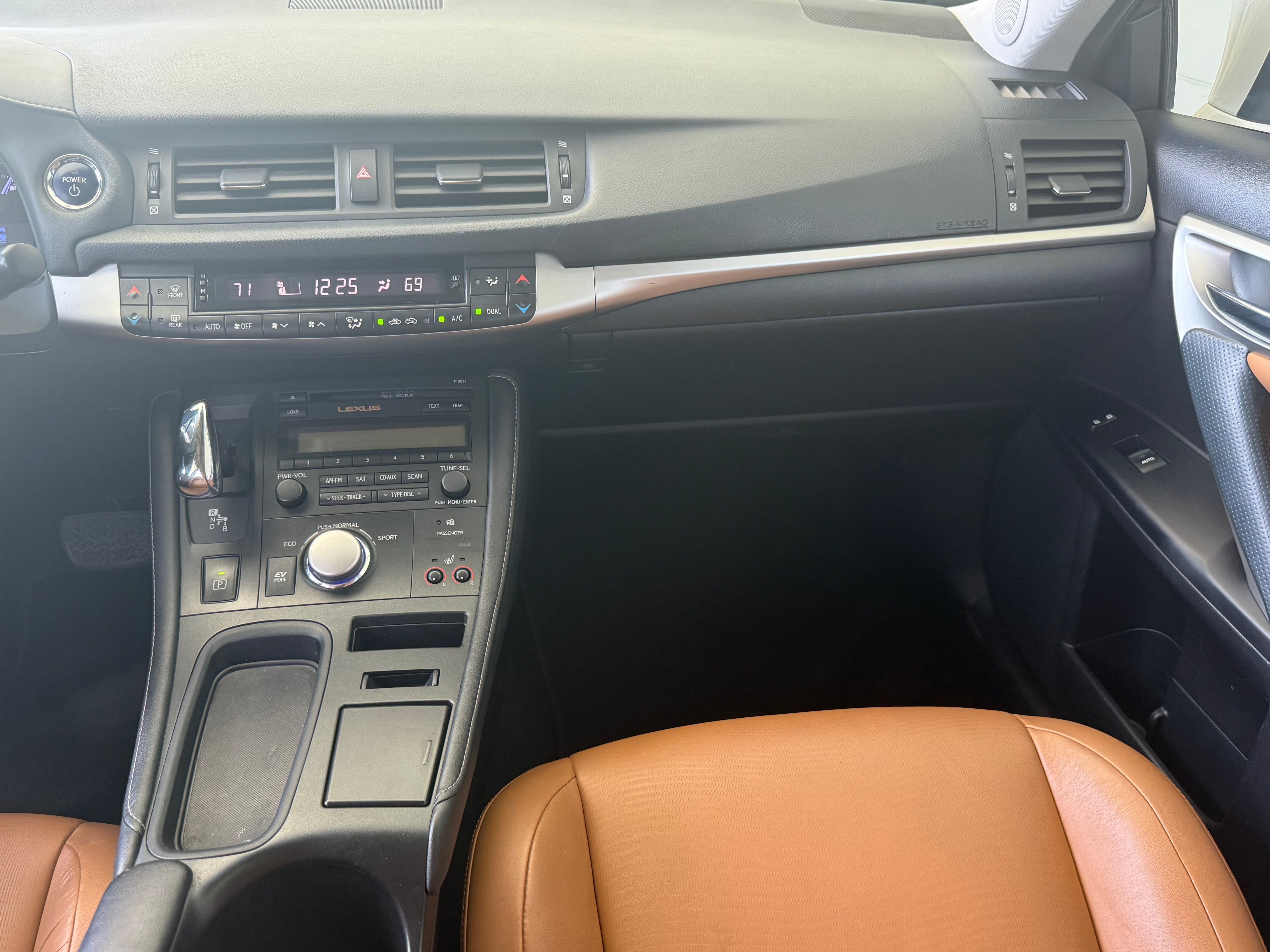 Used 2013 Lexus CT 200h w/ Premium Pkg w/Backup Camera FWD image 20