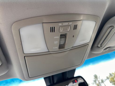 Used 2012 Nissan Murano LE FWD image 13