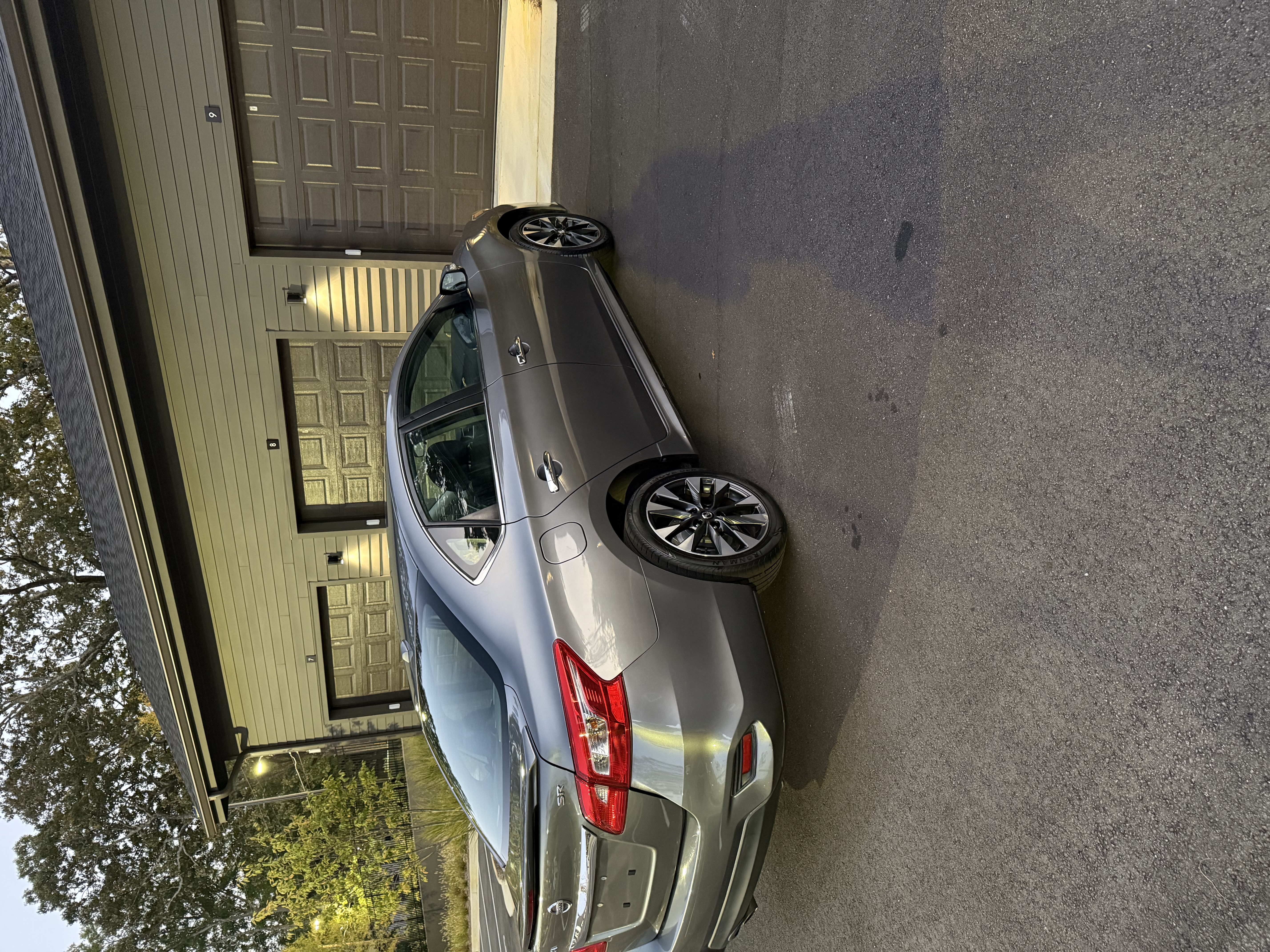 Used 2019 Nissan Sentra SR FWD image 10